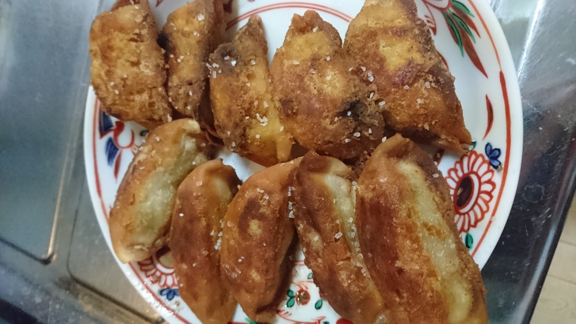 少なめの油で 冷凍餃子の揚げ方 揚げ餃子 レシピ 作り方 By Taka Tt 楽天レシピ 少なめの油で 冷凍餃子の揚げ方 揚げ餃子 レシピ 作り方 By Taka Tt 楽天レシピ