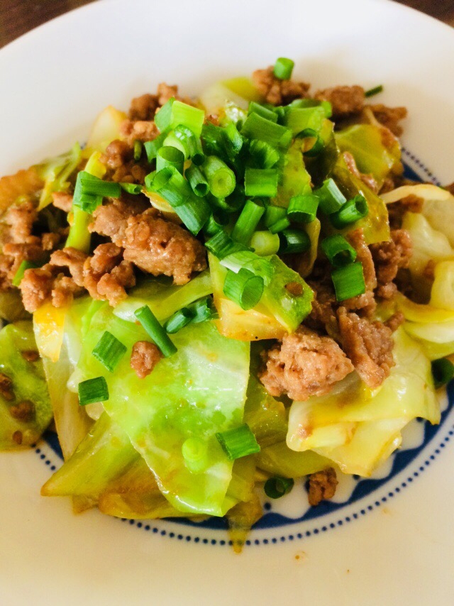 豚ひき肉とキャベツの味噌炒め