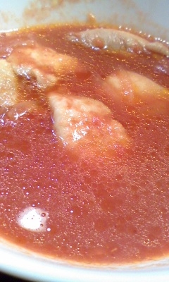 鶏肉のトマト煮込みスープ