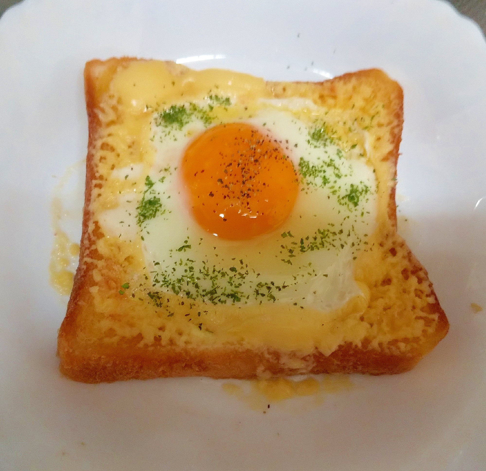 電子レンジで半熟たまごトースト