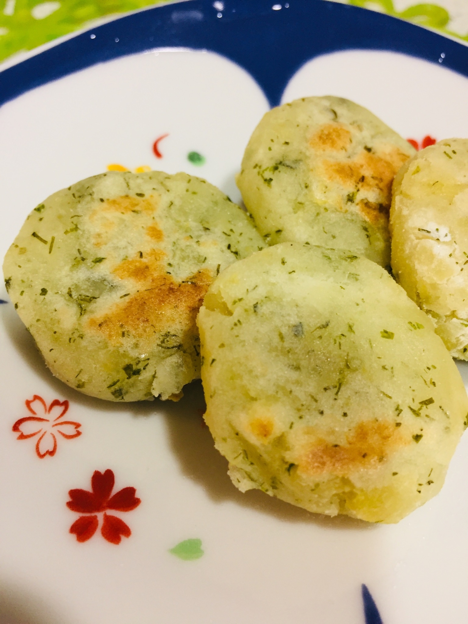 手づかみ食べにも♪青のり芋もち