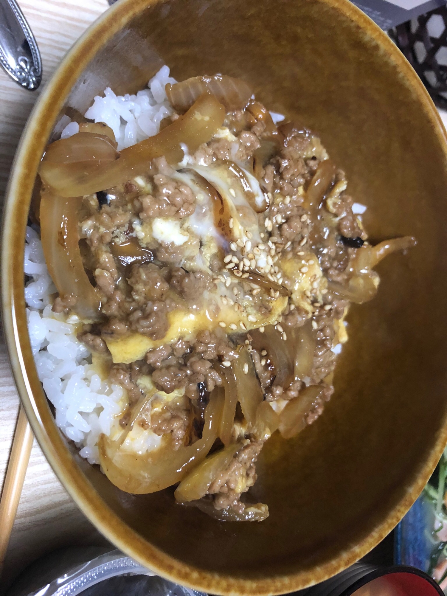 間違いなく美味しい！ひき肉卵丼！