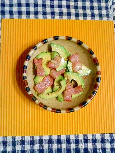 アボカド　ベーコン アボカドベーコンカップグラタンのレシピ・作り方【簡単＆時短