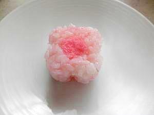 子どものお弁当に でんぶおにぎり レシピ 作り方 By Tama9918 楽天レシピ 子どものお弁当に でんぶおにぎり レシピ 作り方 By Tama9918 楽天レシピ