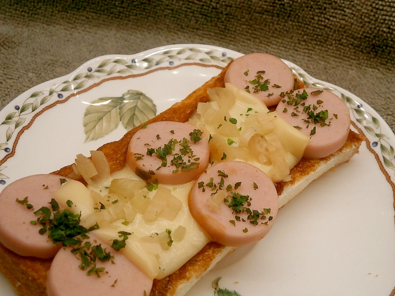 魚肉ソーとチーズらっきょうのソーストースト