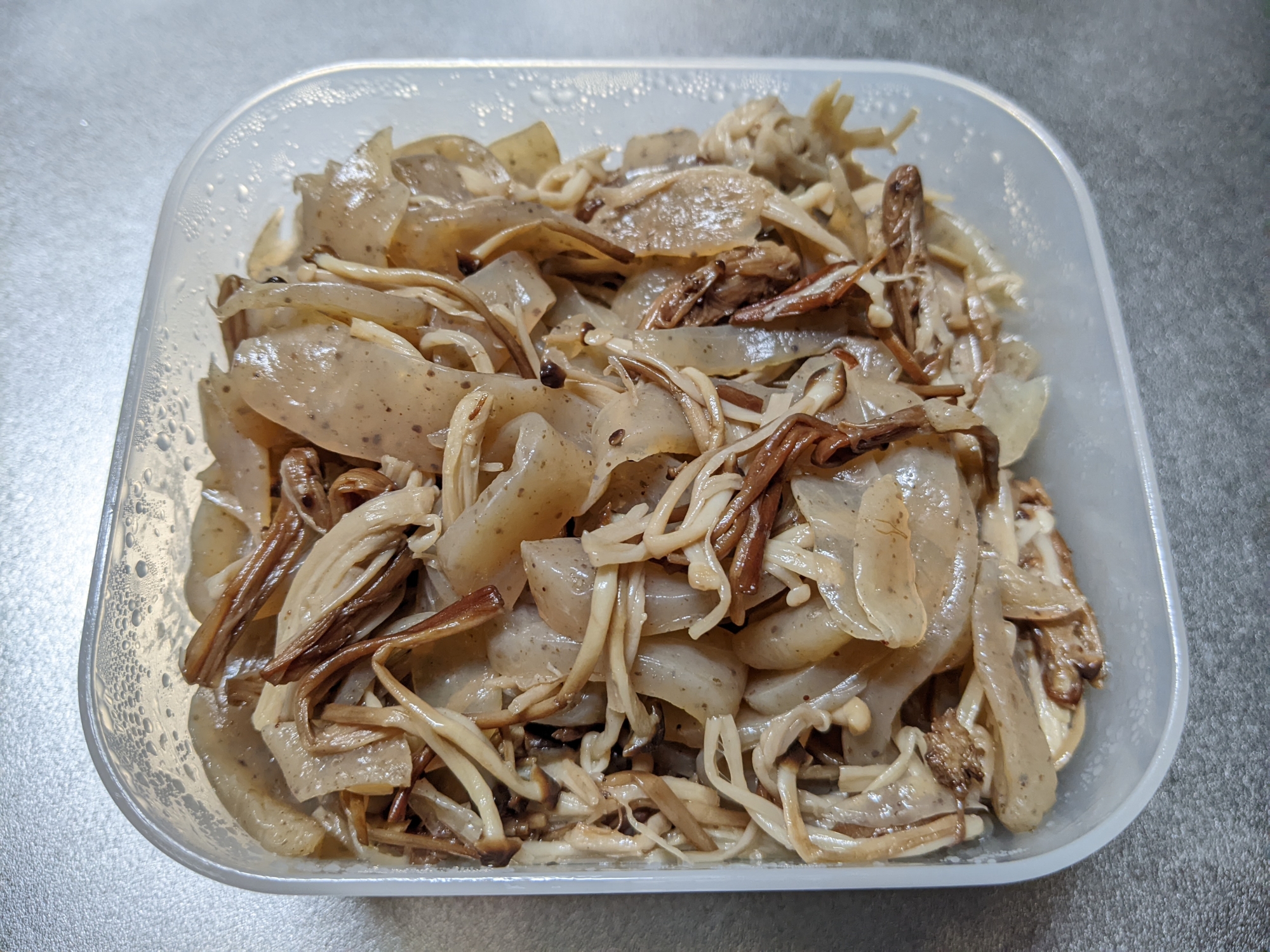 きのことこんにゃくの惣菜(薄味)