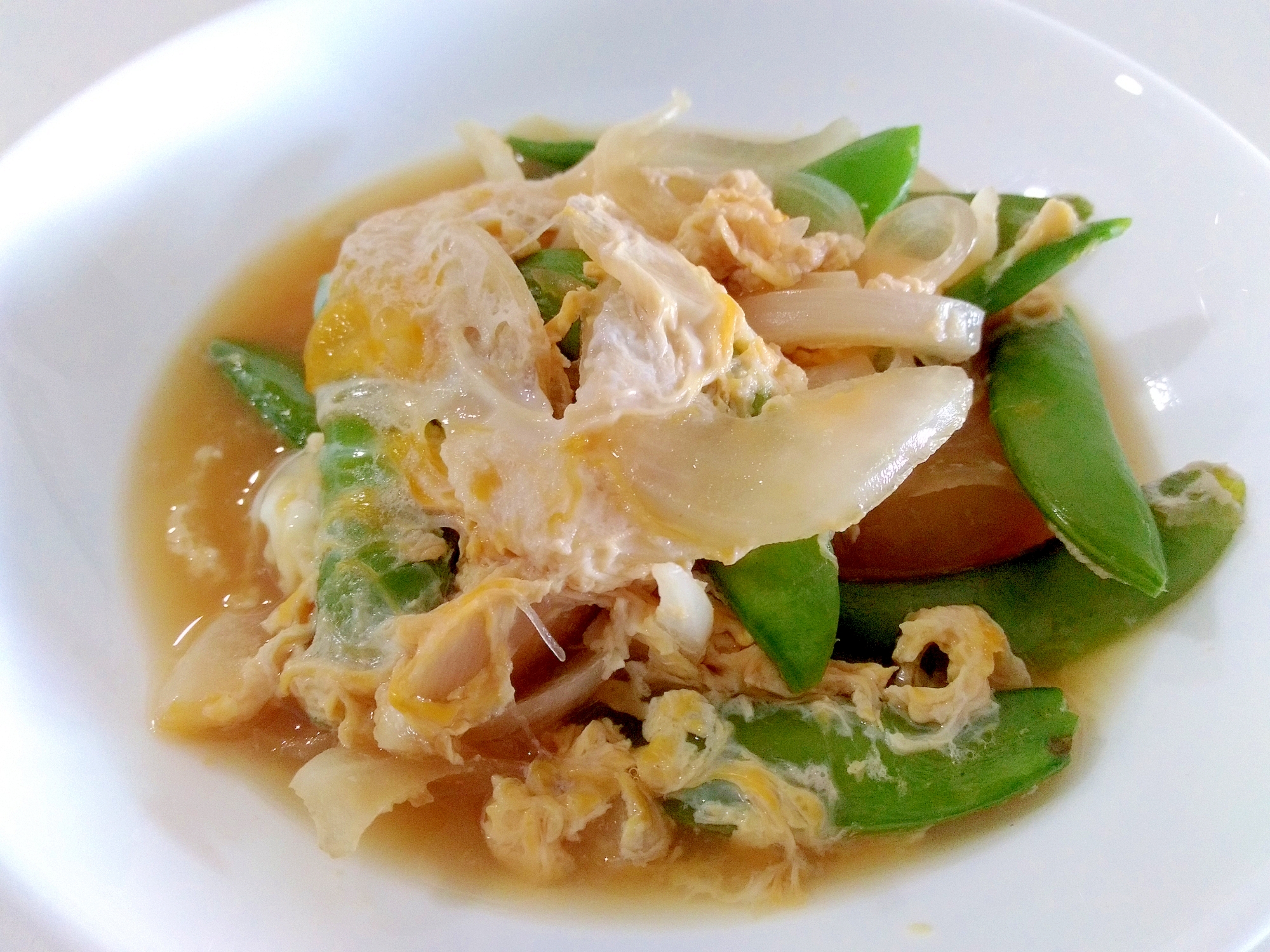 めんつゆで簡単 スナップエンドウと新玉ねぎの卵とじ レシピ 作り方 By うーころちゃん 楽天レシピ