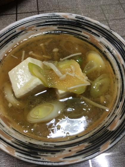 寒い日に温かいお豆腐がありがたい！野菜もたくさんとれて美味しかったです。