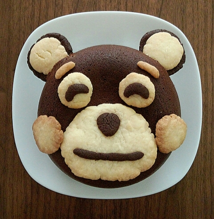 今日が主人の誕生日だったので子供達とくまモン風(笑)ケーキの土台としてこちらのレシピで作りました。濃厚でとても美味しかったです。ご馳走様でした。