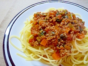 野菜たっぷり、ミートソーススパゲティ