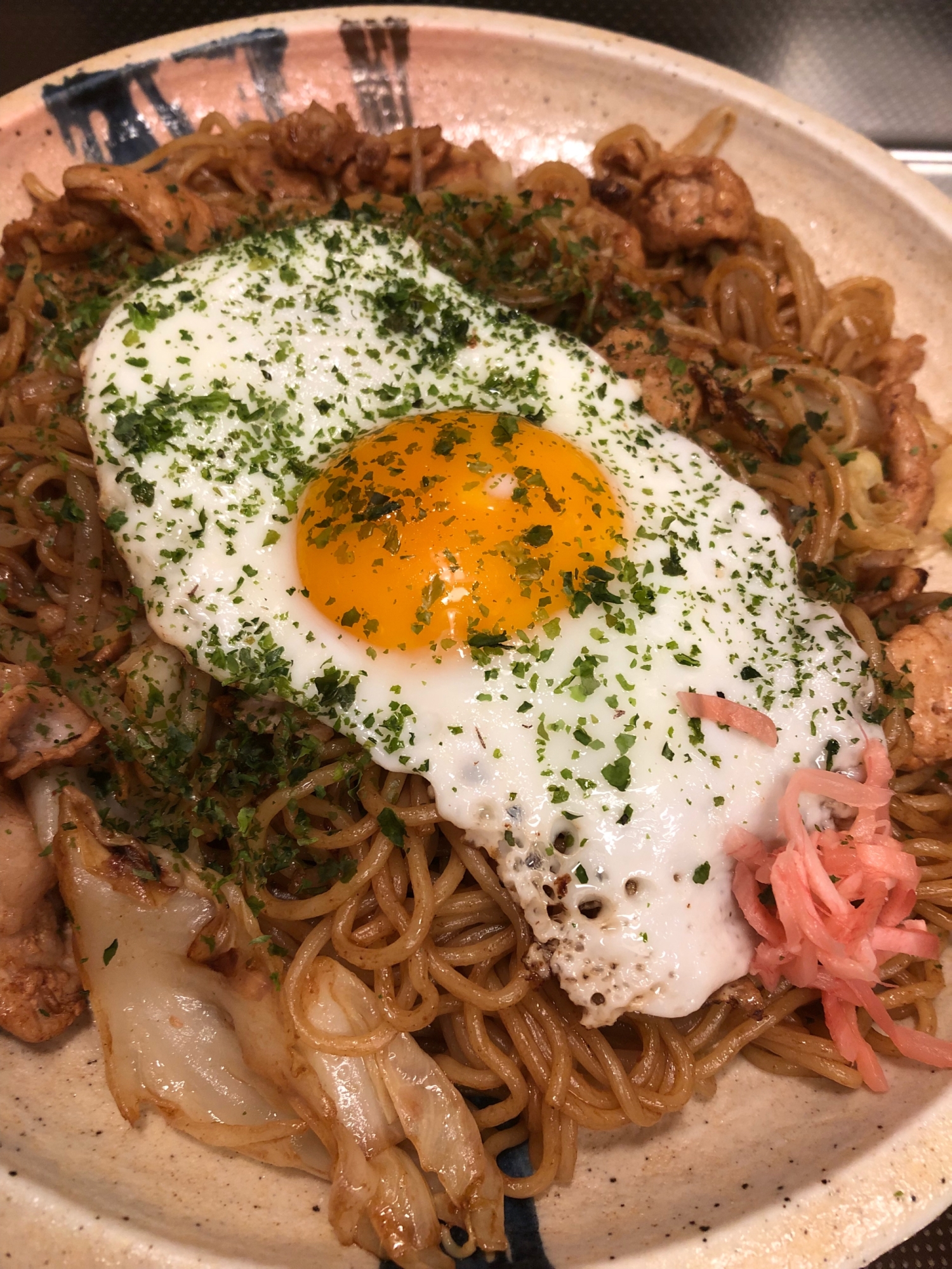 スパイシー焼きそば^_^とろ〜り半熟卵のせ^_^