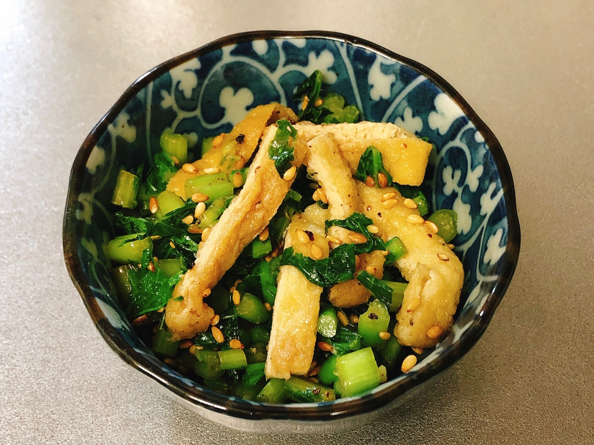 カブの葉と油揚げのごま油炒め