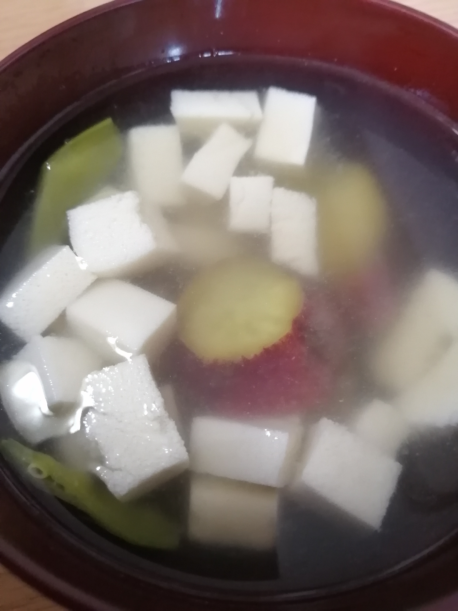 サヤエンドウさつま芋高野豆腐の味噌汁
