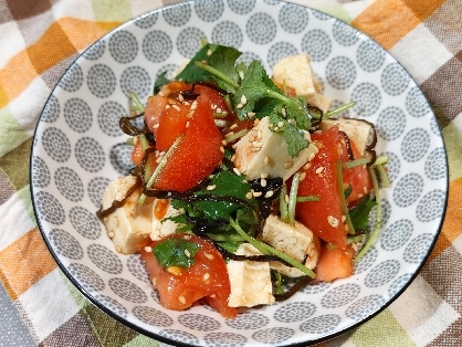 三つ葉が香る♡三つ葉とトマトの塩昆布豆腐サラダ