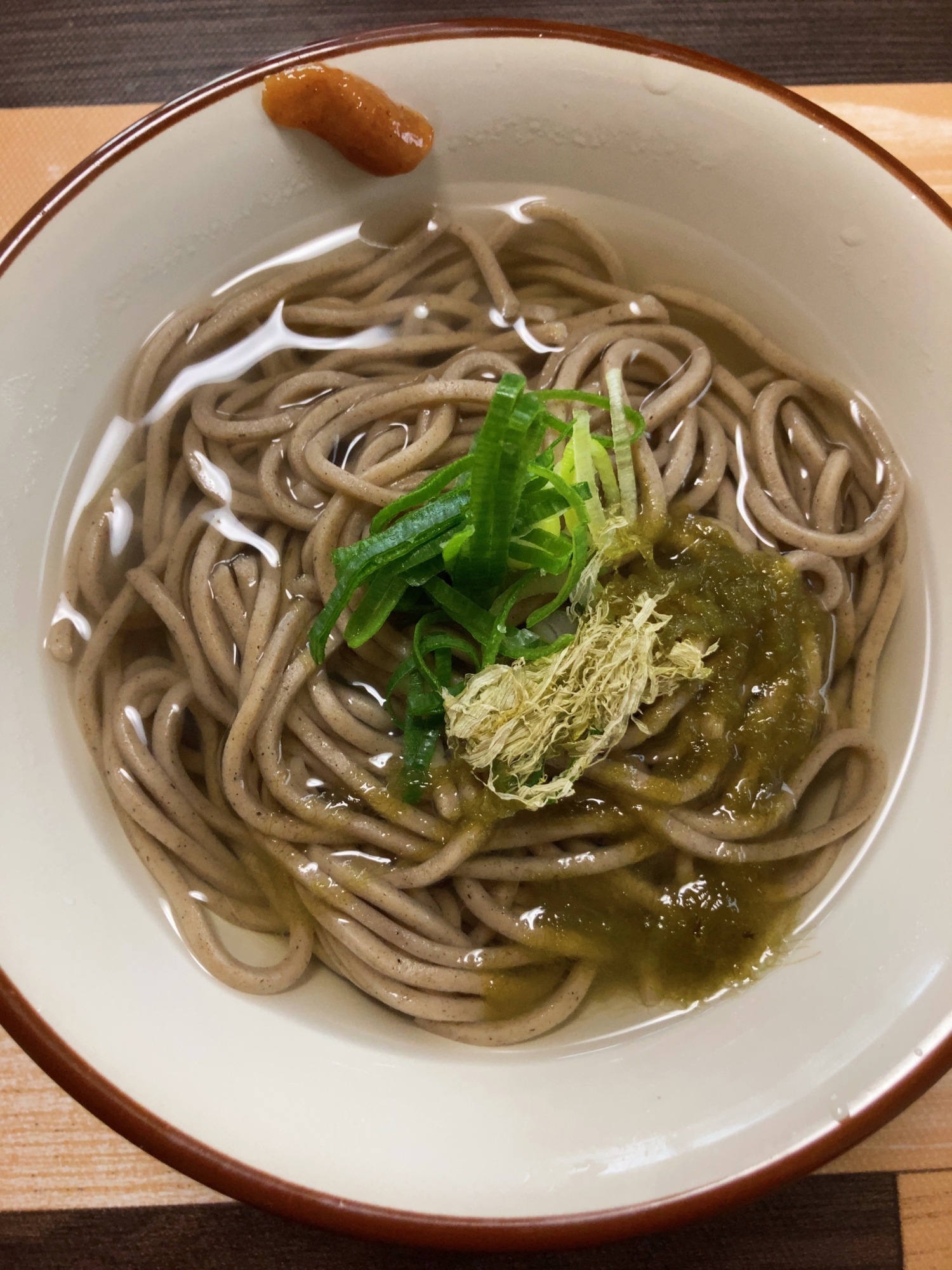 梅香るとろろ昆布のお蕎麦