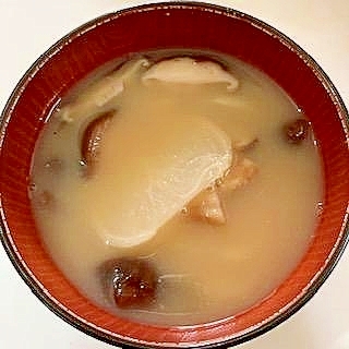 椎茸とかぶの味噌汁