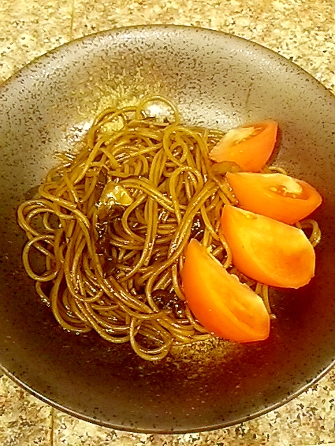 キクラゲと黒豆の煮汁のパスタ