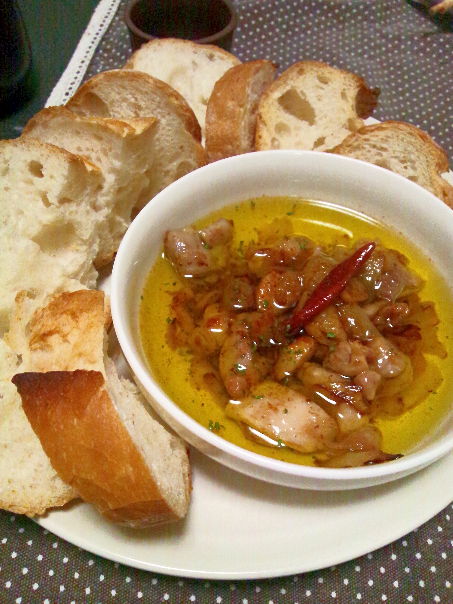 パンを持つ手が止まらない 鶏のアヒージョ レシピ 作り方 By maria1917 楽天レシピ パンを持つ手が止まらない 鶏のアヒージョ レシピ 作り方 By maria1917 楽天レシピ