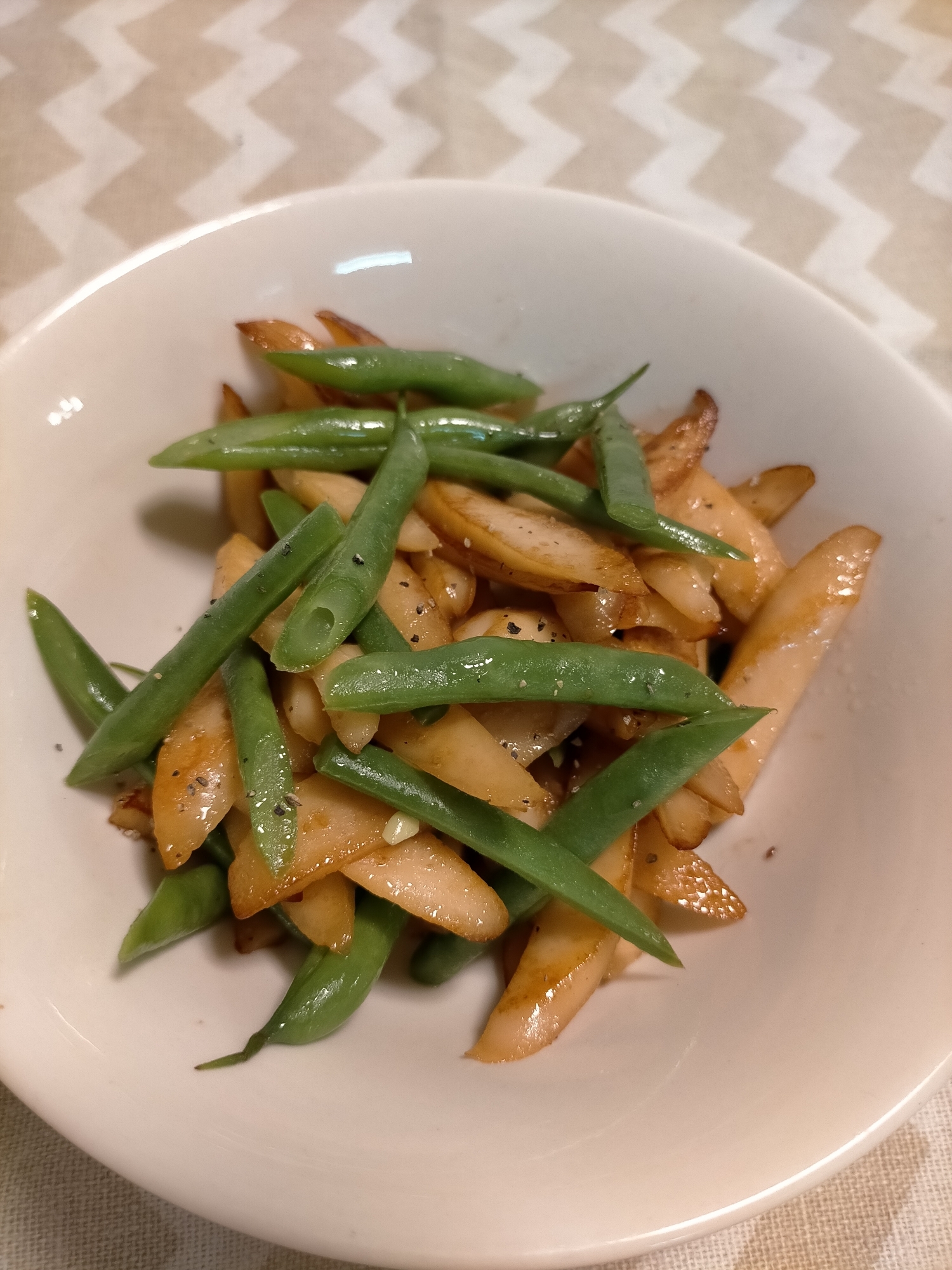 ✧いんげんと魚肉ソーセージの麺つゆバター炒め✧