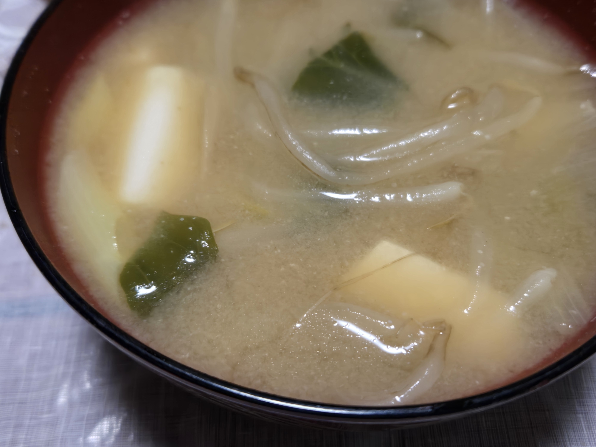 もやしと豆腐のお味噌汁