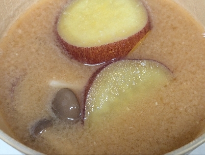 さつまいもときのこの味噌汁