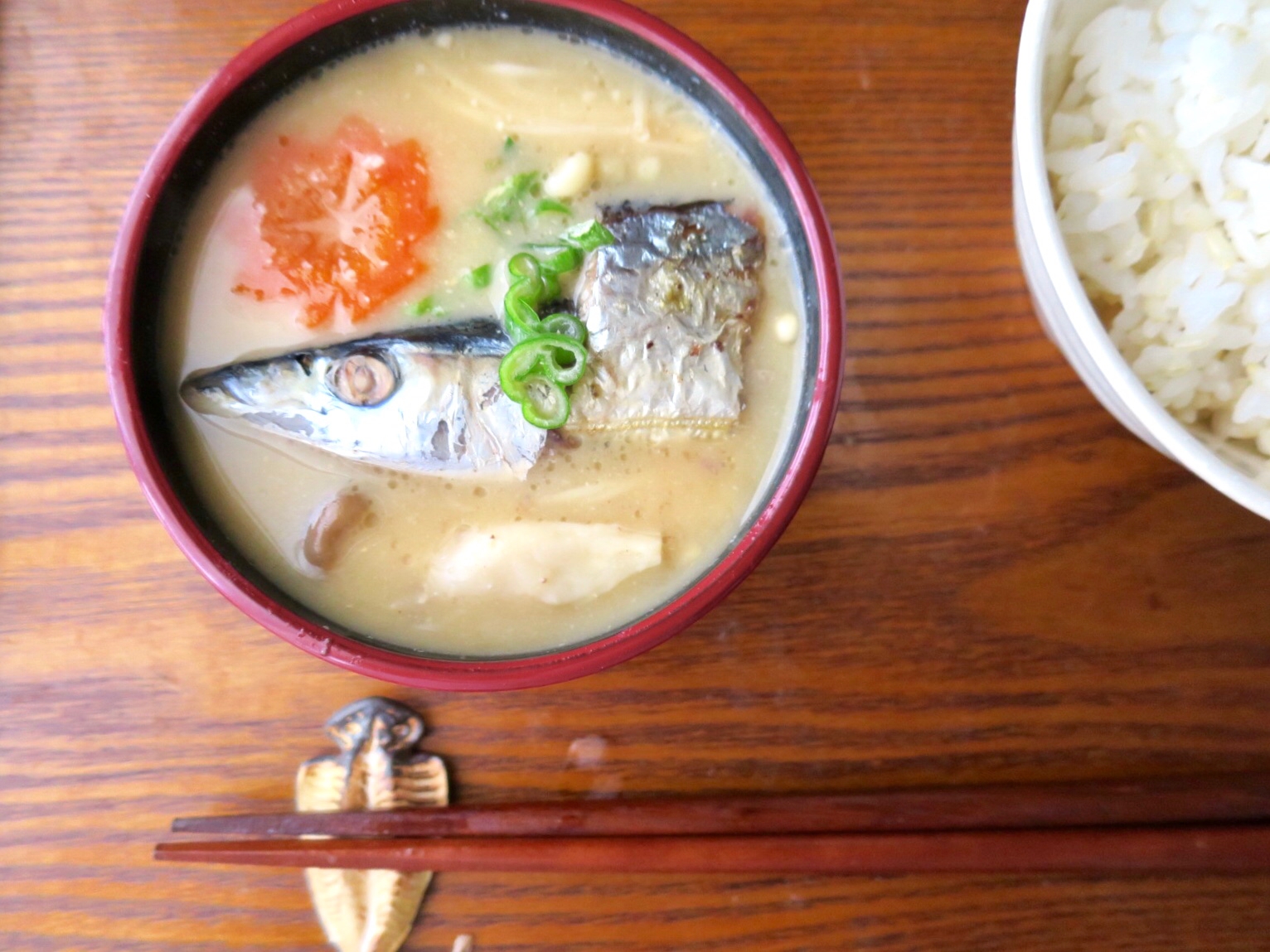 秋かおる、秋刀魚の味噌汁