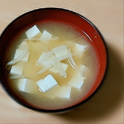 もやしと豆腐の味噌汁