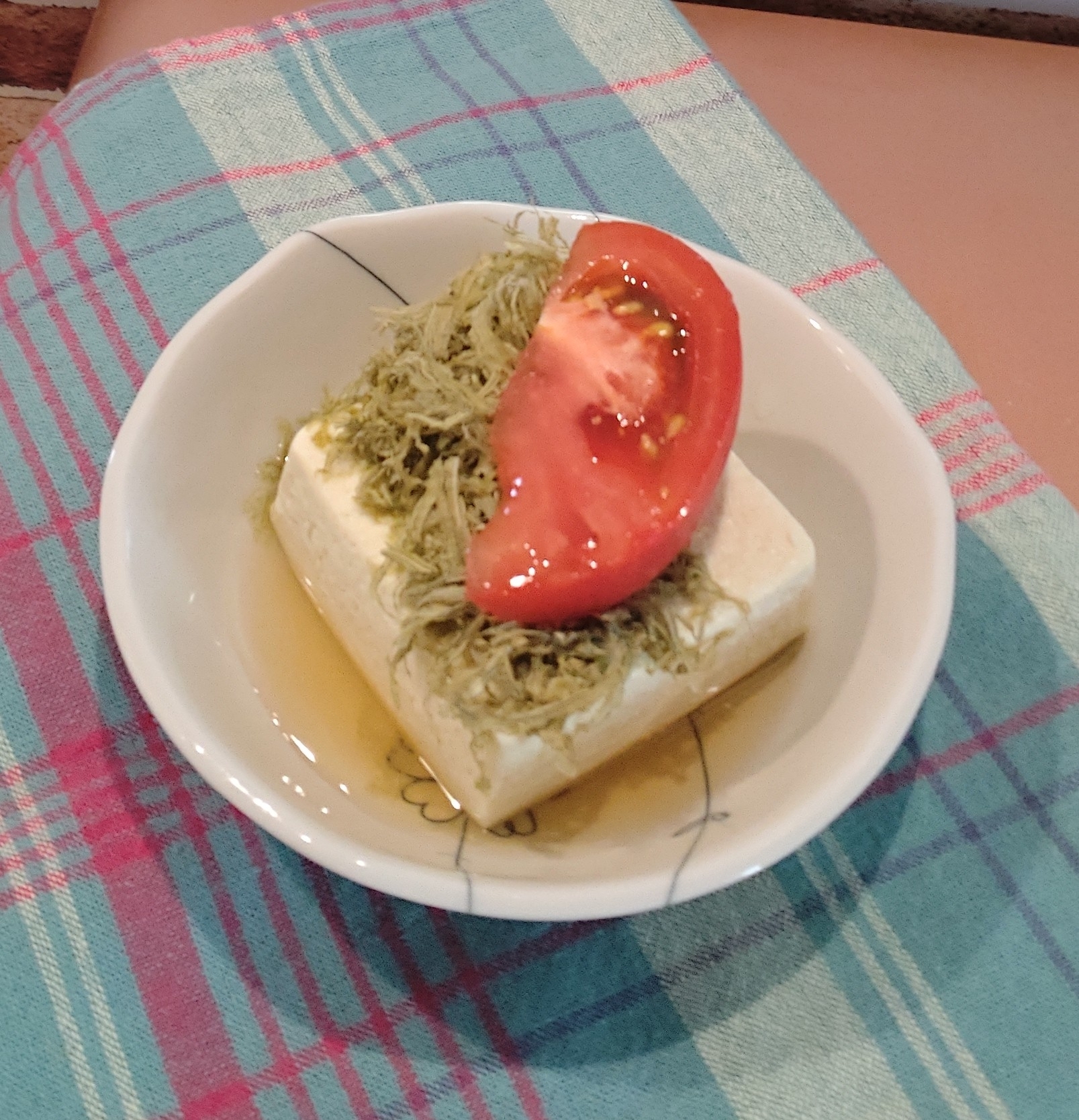 とろろ昆布＆トマトの冷奴