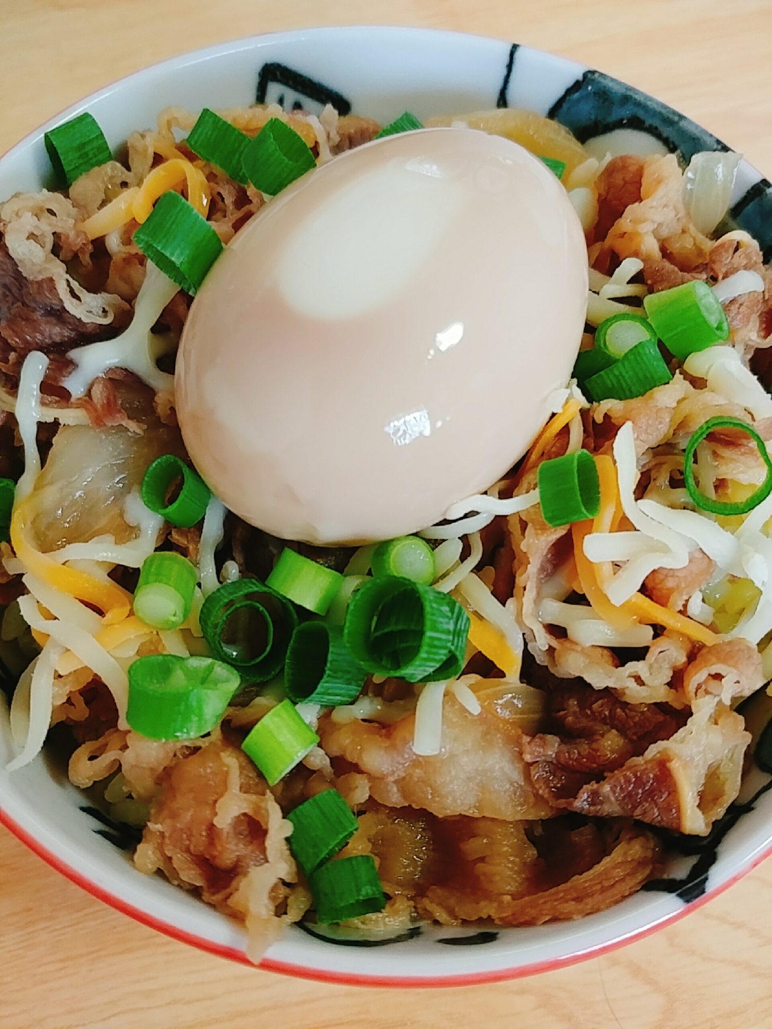 ネギ チーズ 煮卵乗せ松屋の牛丼 レシピ 作り方 By やっすん 楽天レシピ