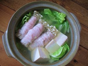 ひとり湯豆腐〜えのきの豚巻き〜