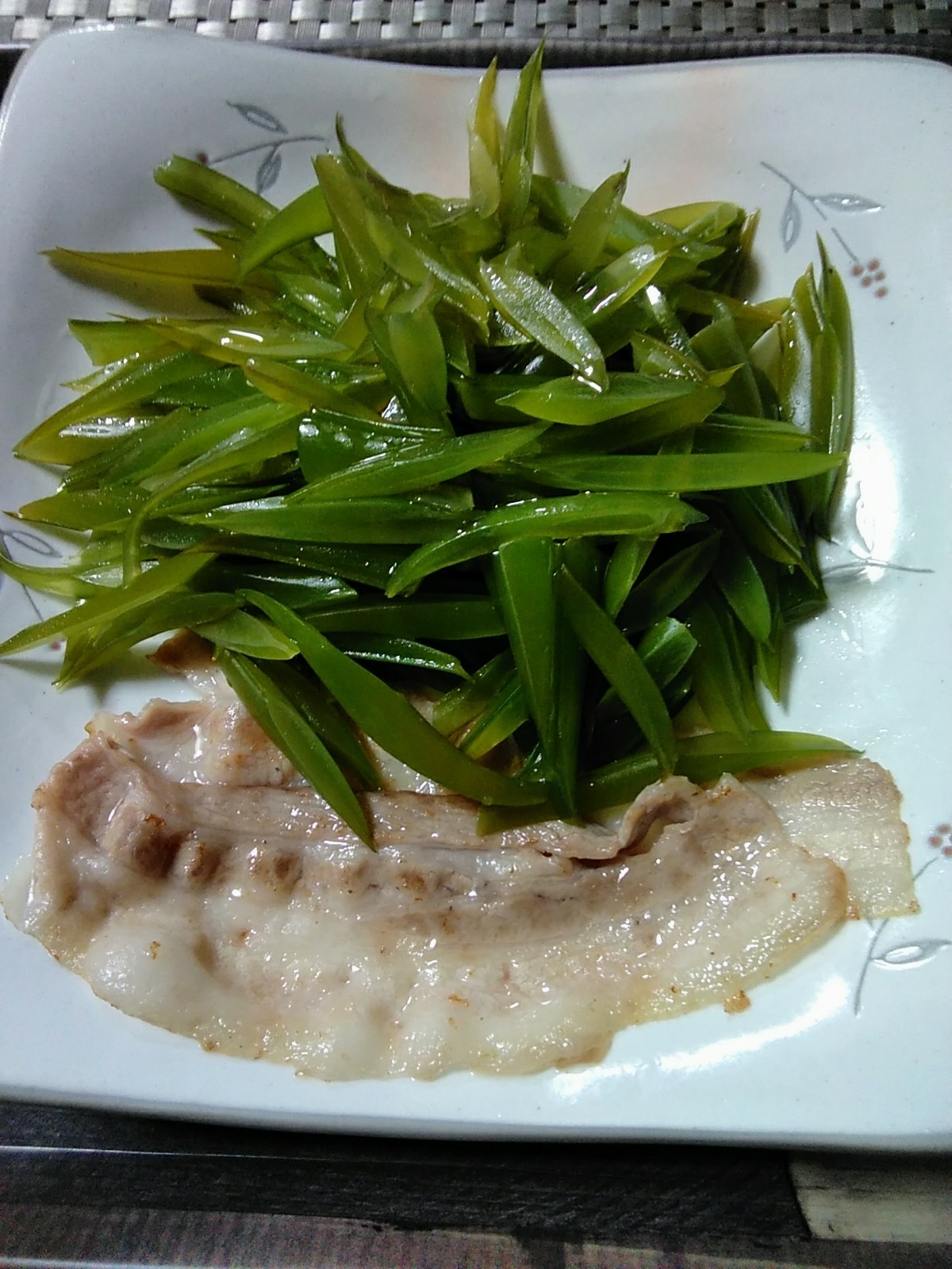 茎わかめと豚バラ肉のポン酢醤油