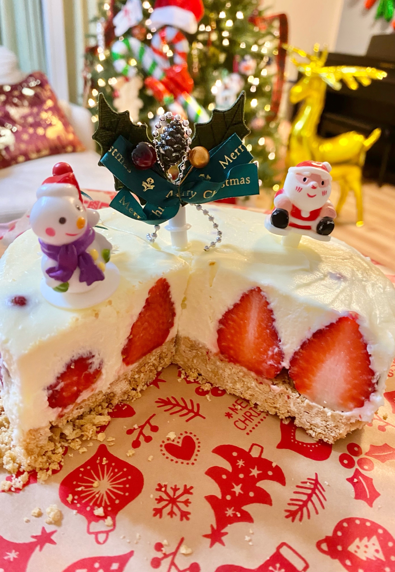 混ぜるだけ！✨いちごレアチーズのクリスマスケーキ♡