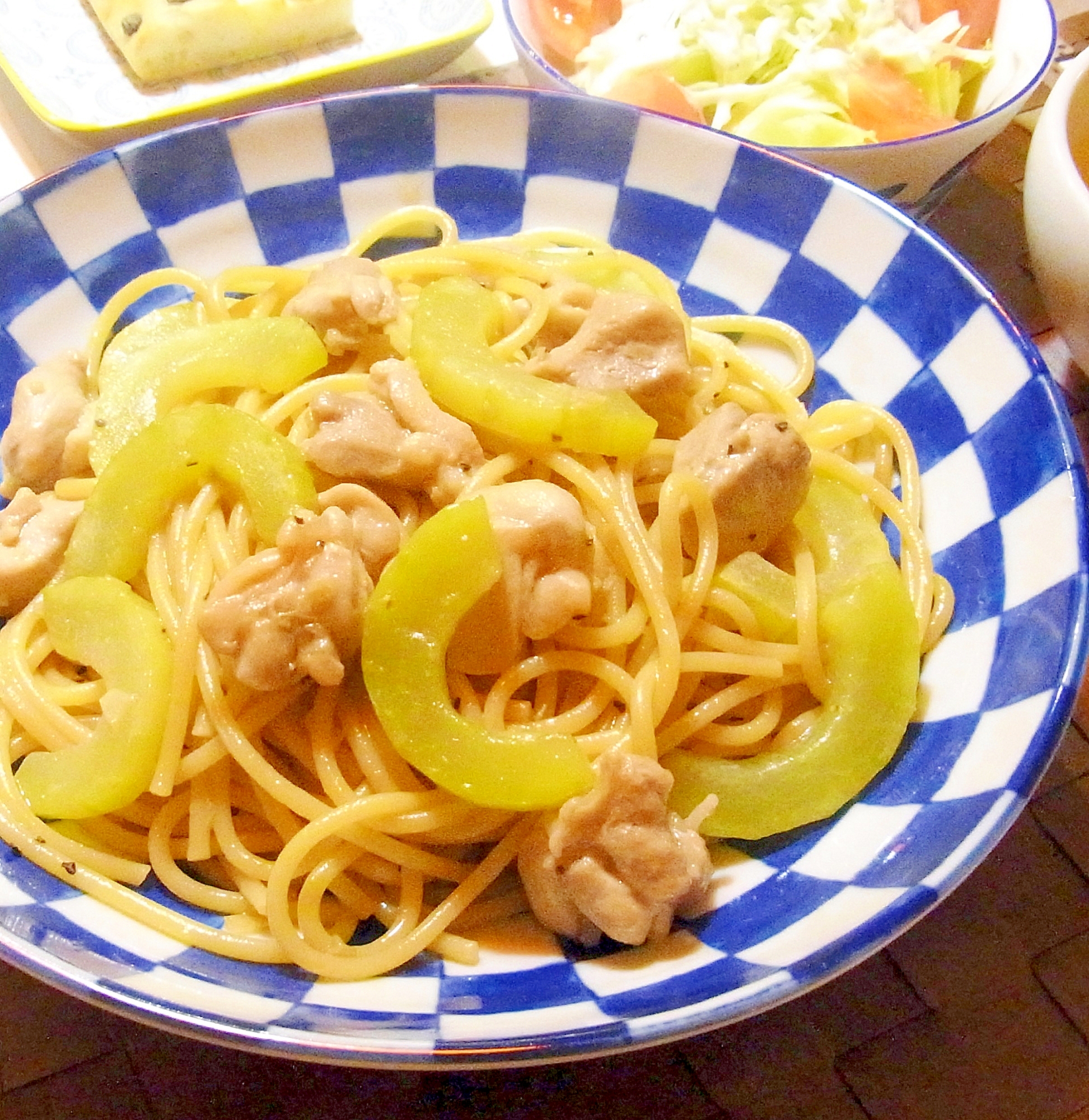 白瓜とチキンの和風パスタ