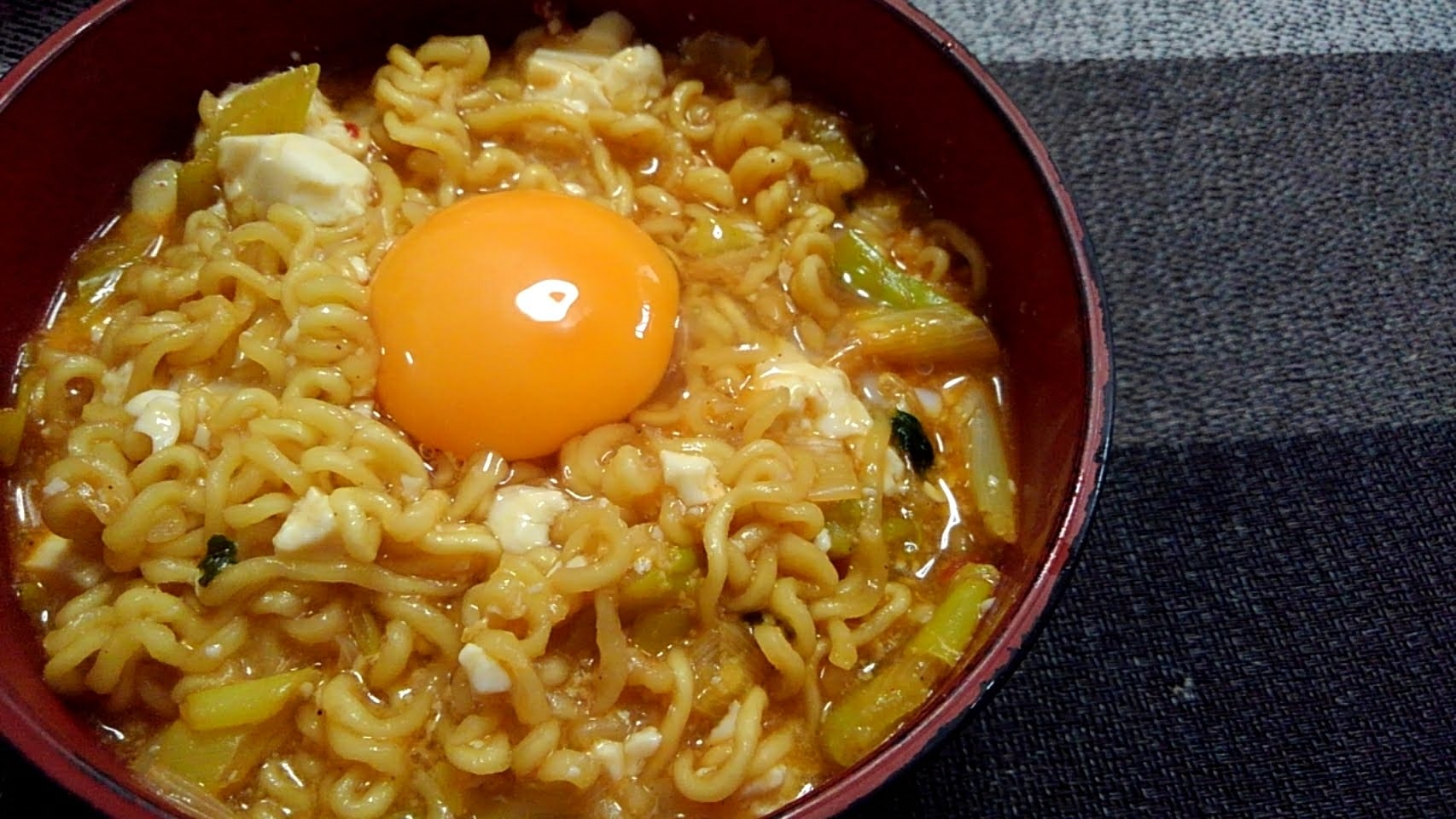 辛ラーメンの辛さをマイルドにするネギ豆腐卵アレンジ レシピ 作り方 By かんたんれぴこ 楽天レシピ