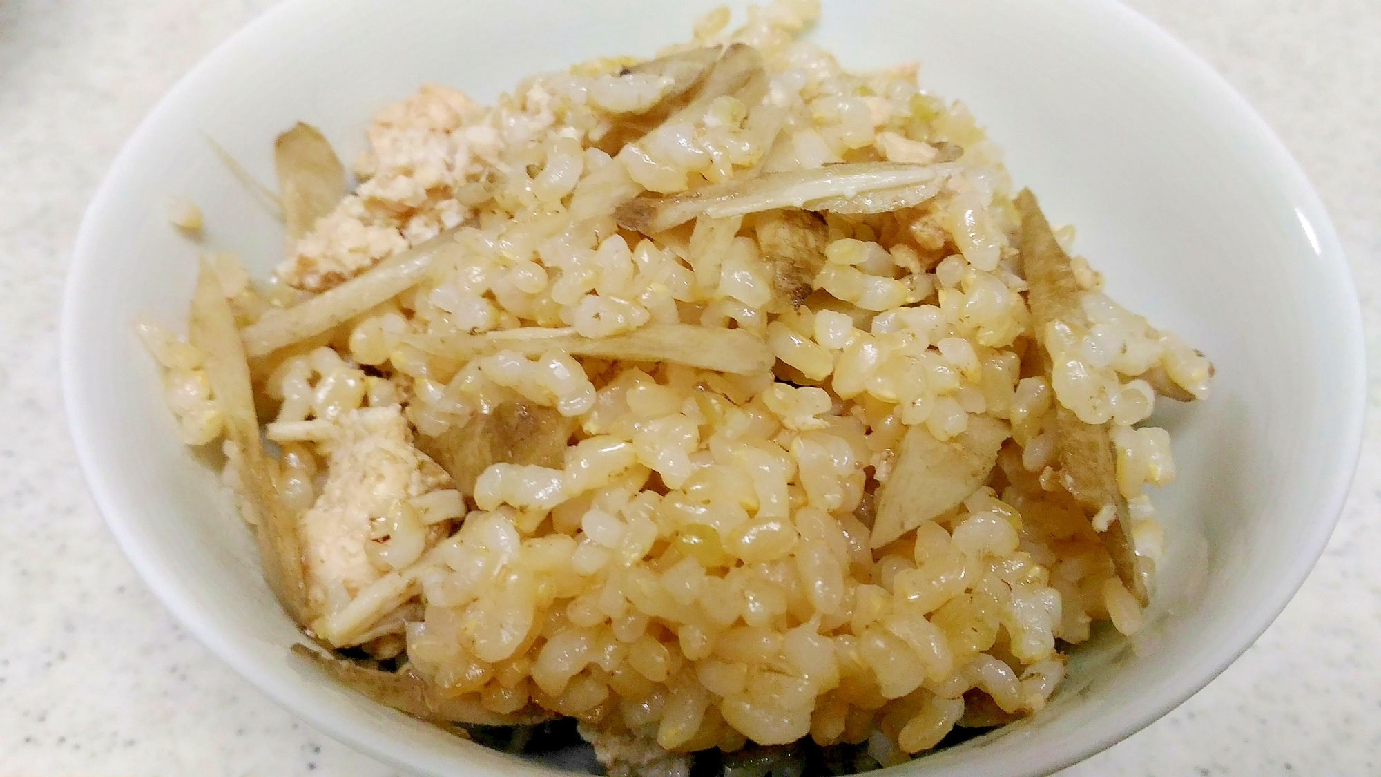 鶏挽き肉と牛蒡、エノキの玄米炊き込みご飯