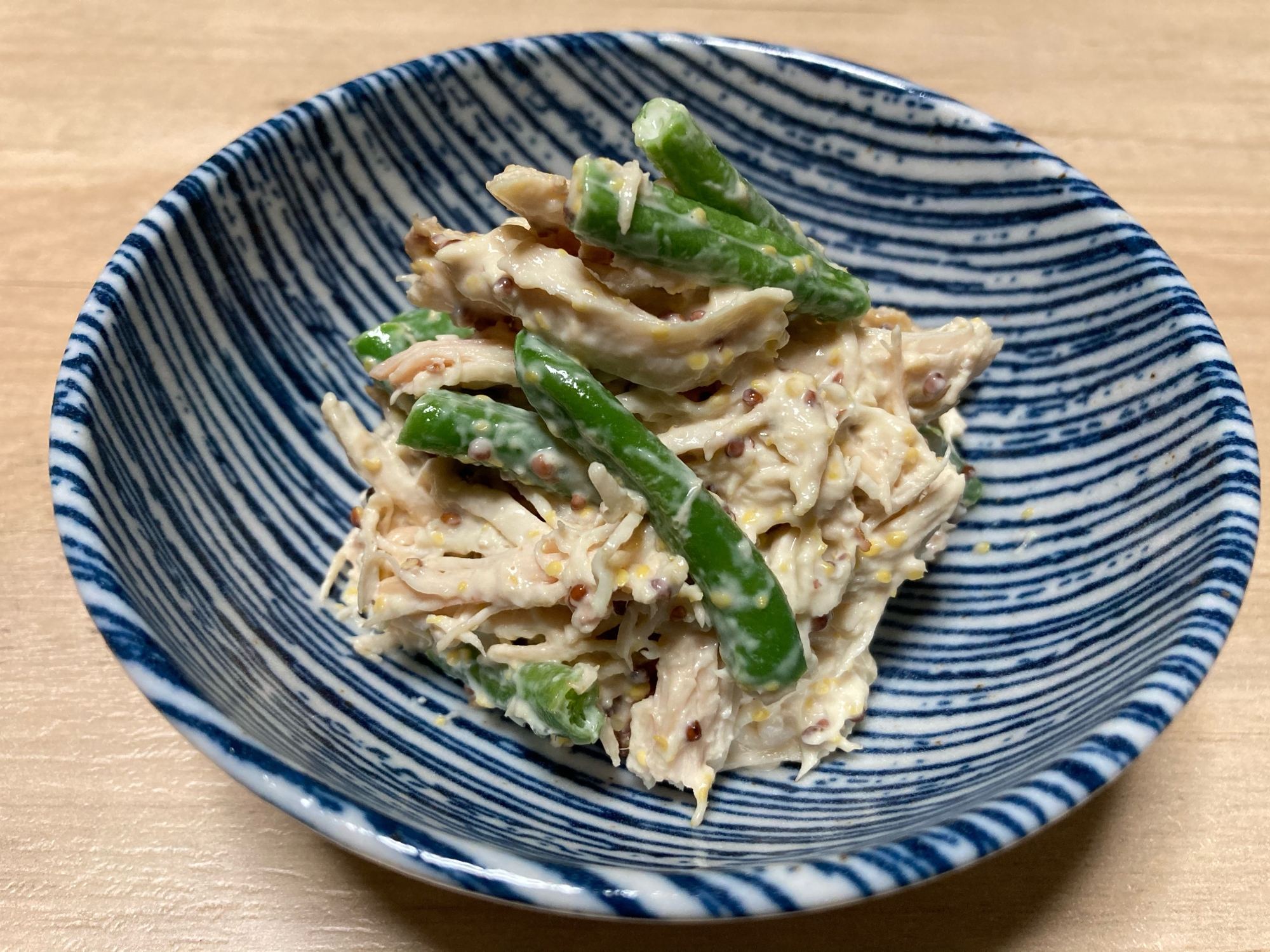 お弁当のおかずに 余ったロティサリーチキンでサラダ