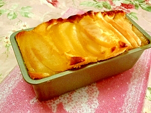 長方形の型に入ったラフランスのパウンド