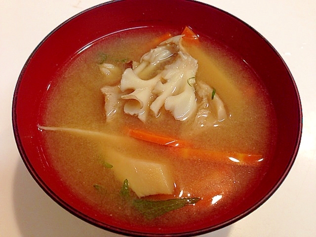 人参ときのこの味噌汁