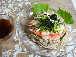 junさんダイエットしないと～と思い夕食はお蕎麦にしました。家にある食材で作らせていただきました。とっても美味しかったですよ～(^^♪