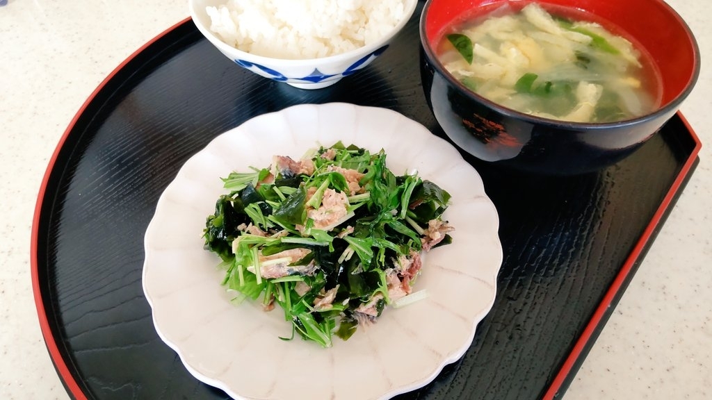 サバ缶とわかめのサラダ