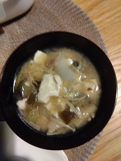 冷凍食品の揚げナスで味噌汁