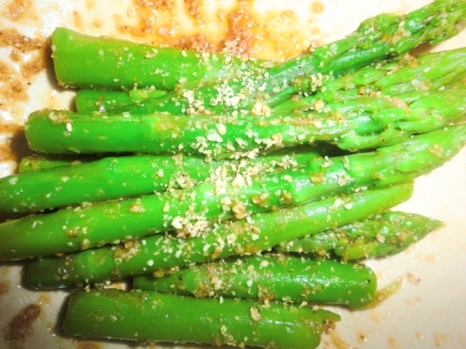 醤油で胡麻和えを作ることが多かったのですが、
麺つゆのほうがまろやかな感じでとっても美味しかったです！！！
ごちそうさまでした★