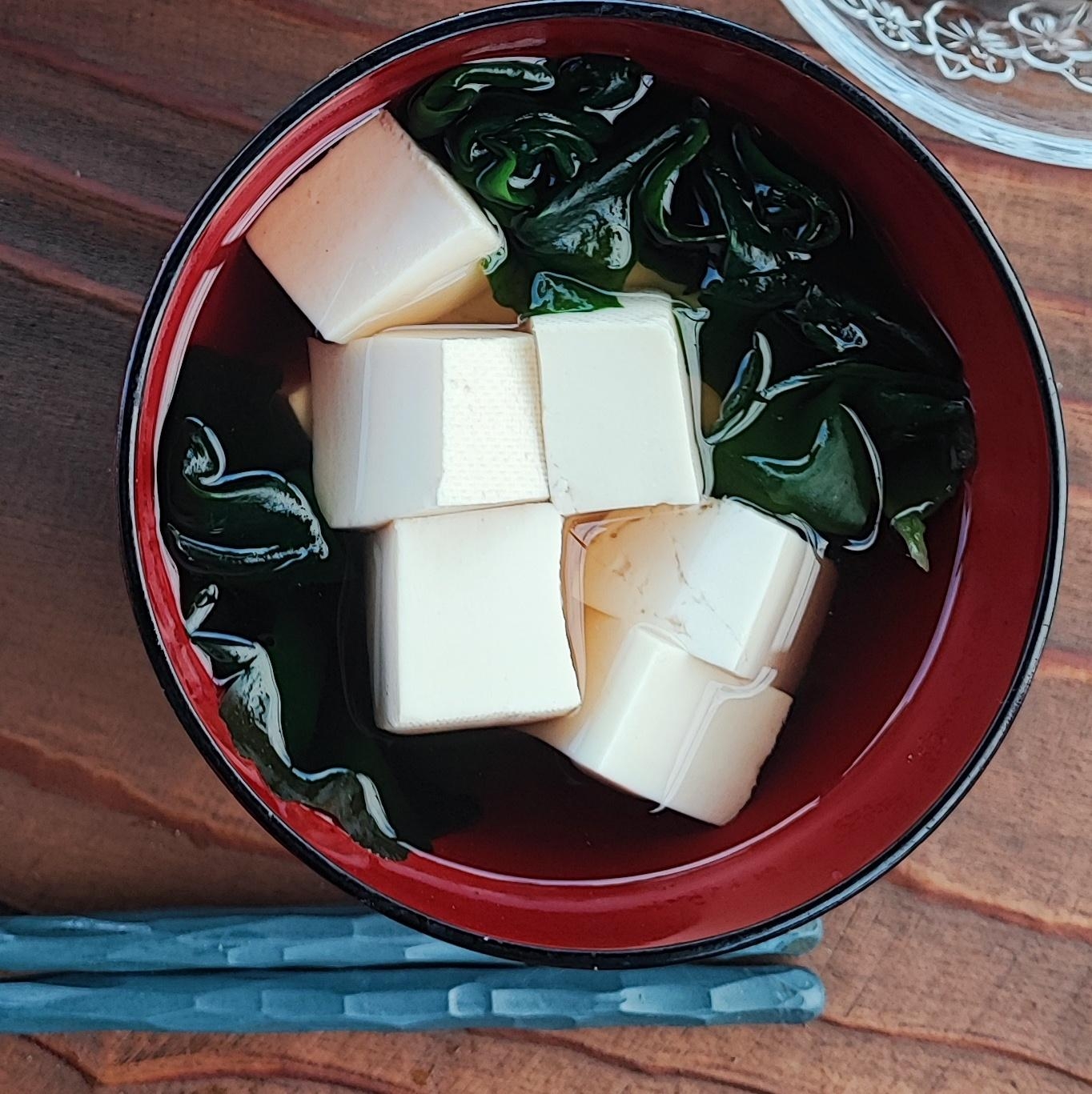 鍋いらず！１人分☆豆腐とわかめのすまし汁