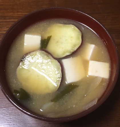 さつまいもと豆腐の味噌汁