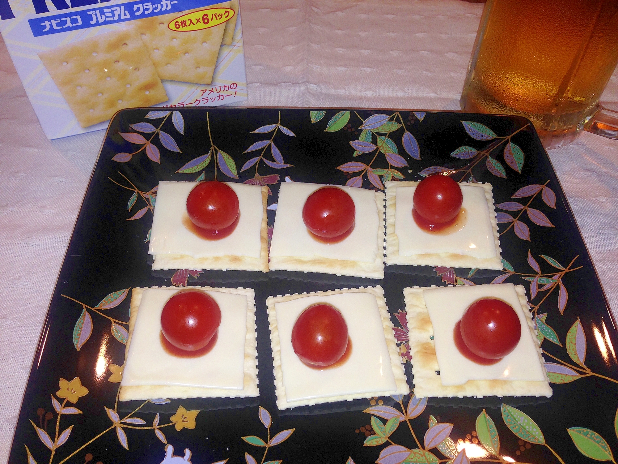 簡単おつまみ チーズとトマトとクラッカー レシピ 作り方 By かずきちsp 楽天レシピ 簡単おつまみ チーズとトマトとクラッカー レシピ 作り方 By かずきちsp 楽天レシピ