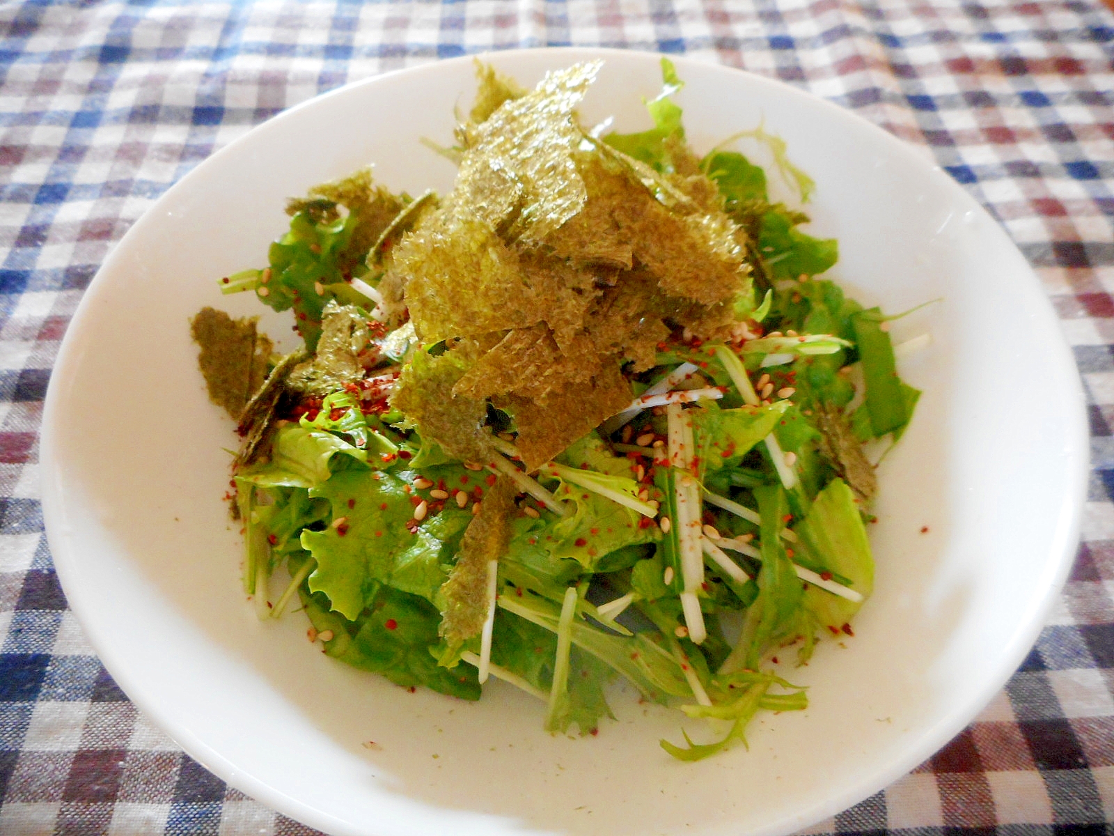 ニラと水菜とレタスの海苔サラダ