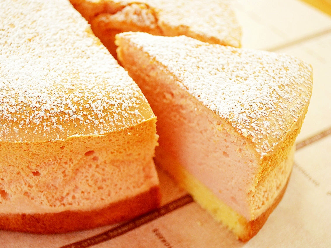 いちごのスフレチーズケーキ