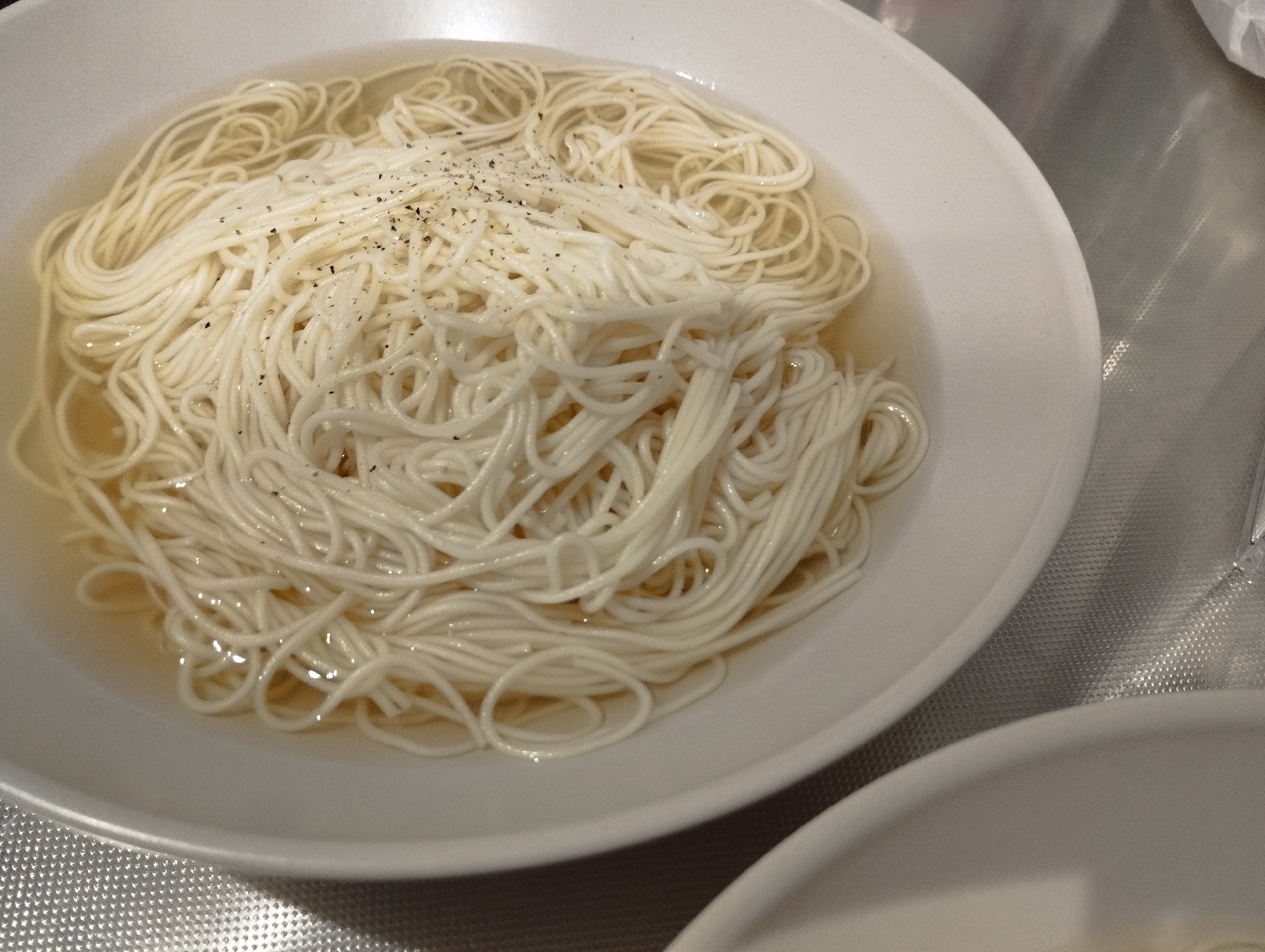 鶏ガラが決め手！アレンジそうめん