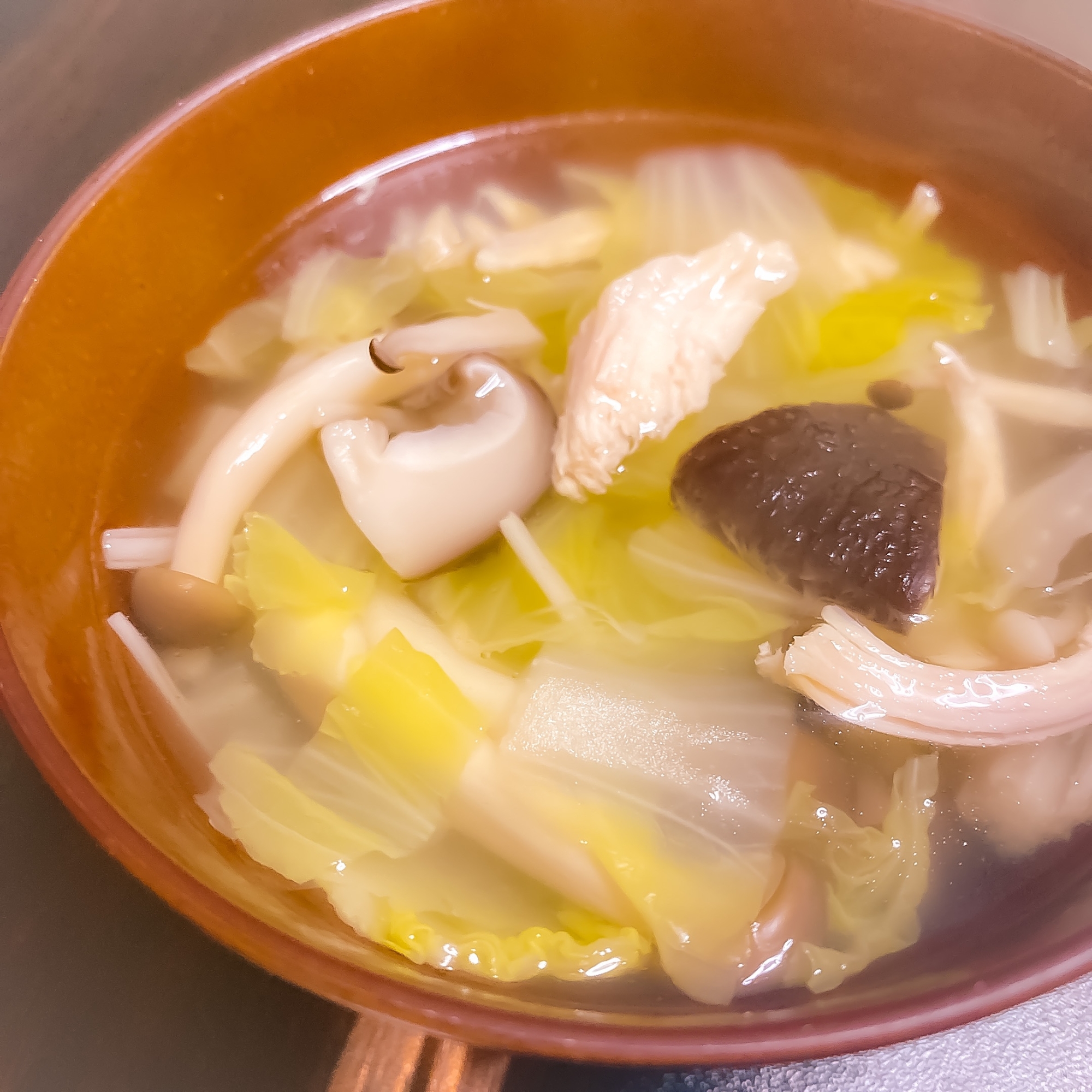 いたわりスープ☘ゆで鶏でピェンロー風スープ