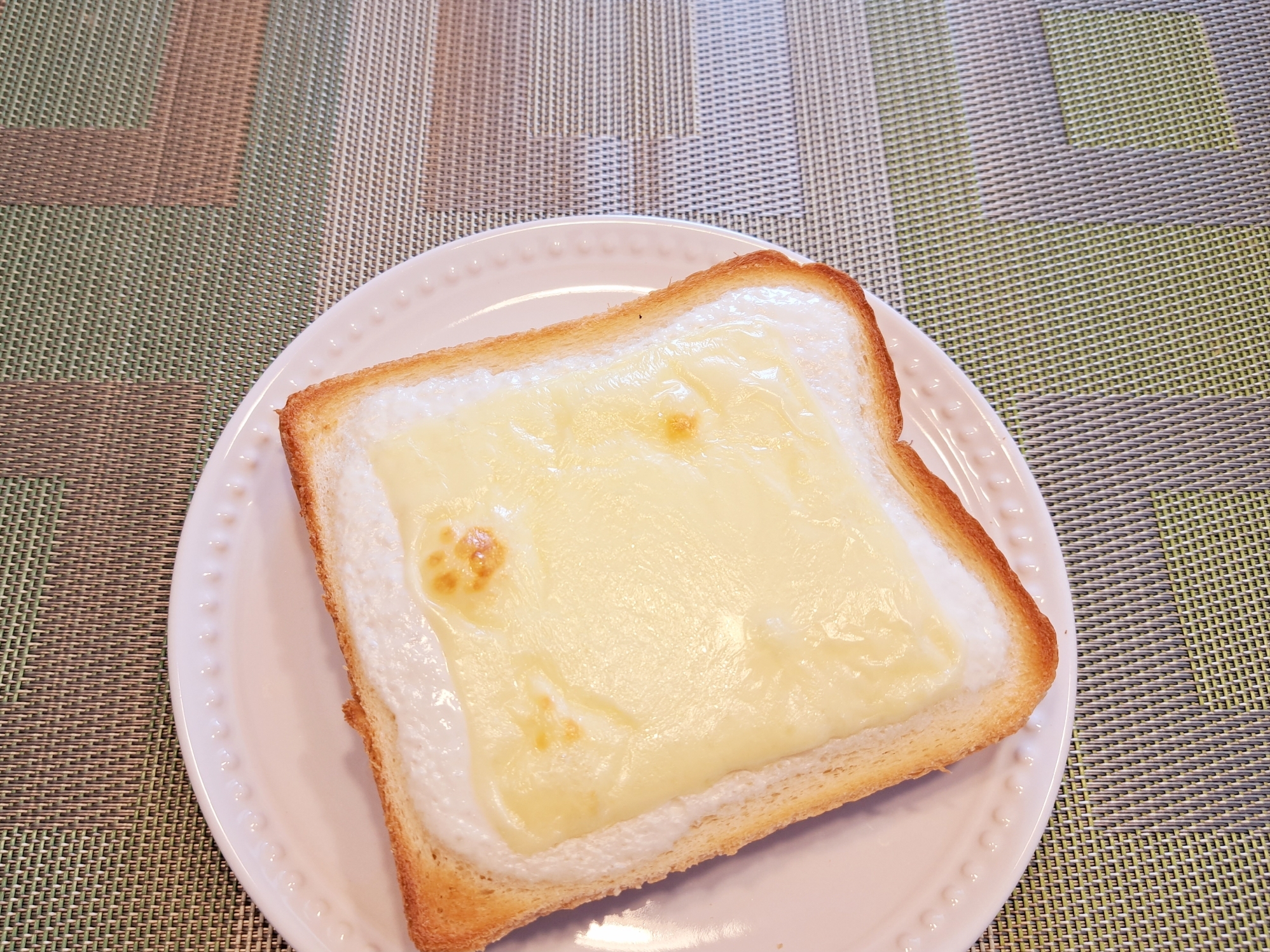ヨーグルトとチーズで！チーズケーキ風トースト
